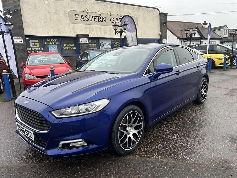 Used Ford Mondeo Titanium 150 HP (110 kW) 2016 Blue Hatchback
