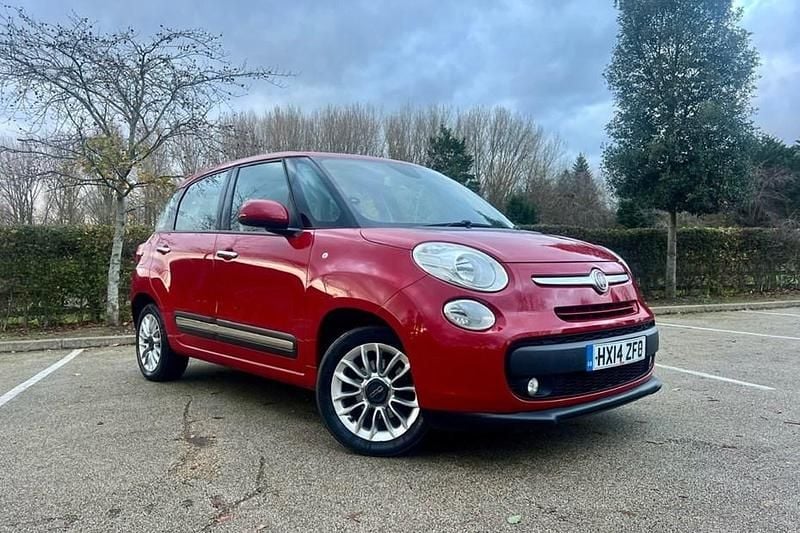 Used Fiat 500L Lounge 105 HP (77 kW) 2014 Red MPV