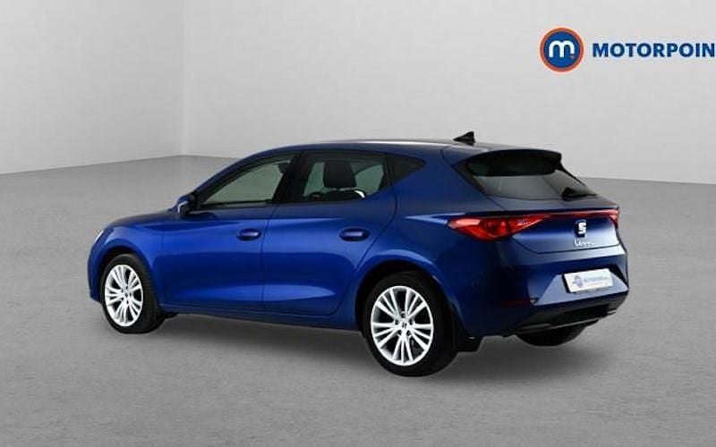 Used Seat Leon SE Dynamic 131 HP (96 kW) 2023 Hatchback