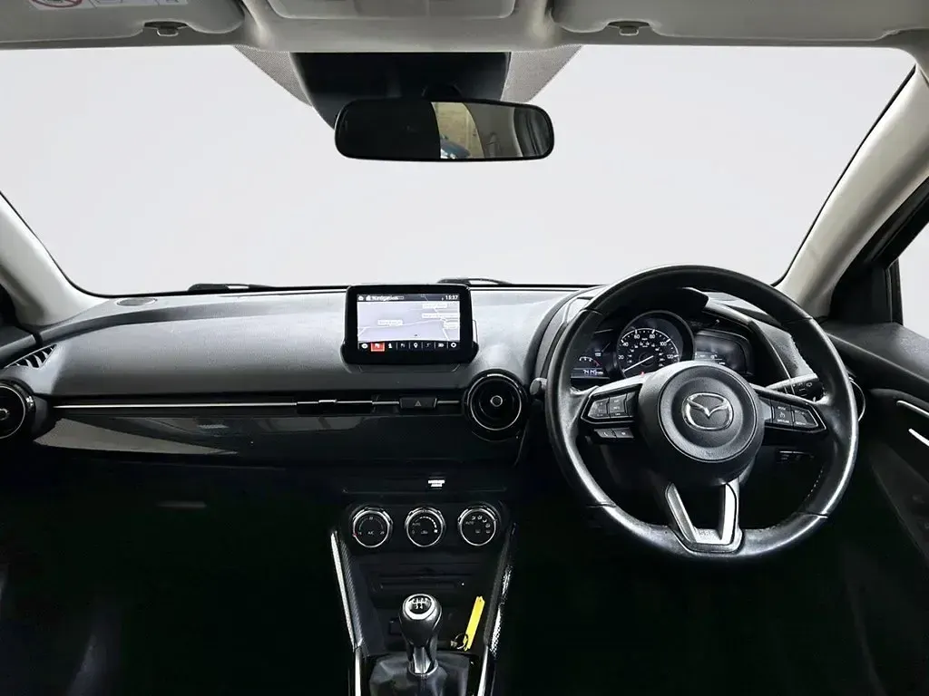 Używany Mazda 2 Edition 90 KM (66 kW) 2018 Szary Hatchback