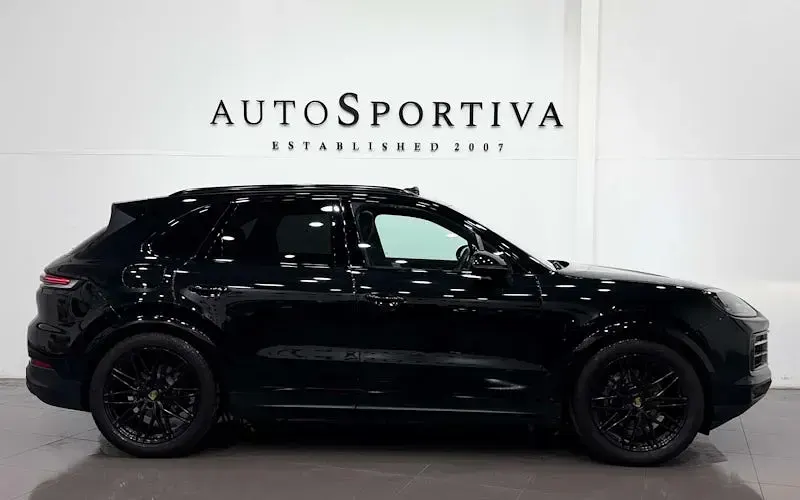 Used Porsche Cayenne 354 HP (260 kW) 2024 Black SUV