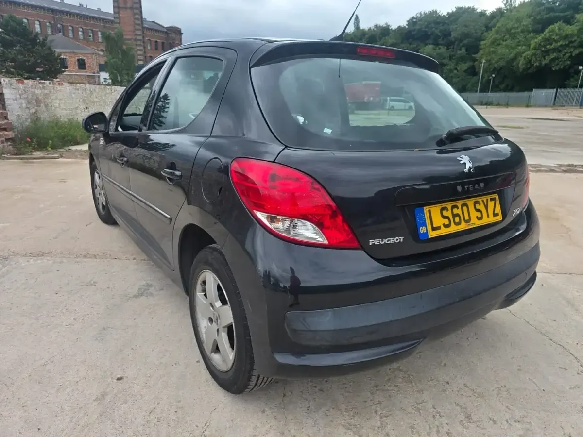 Used Peugeot 207 2010 Black Hatchback