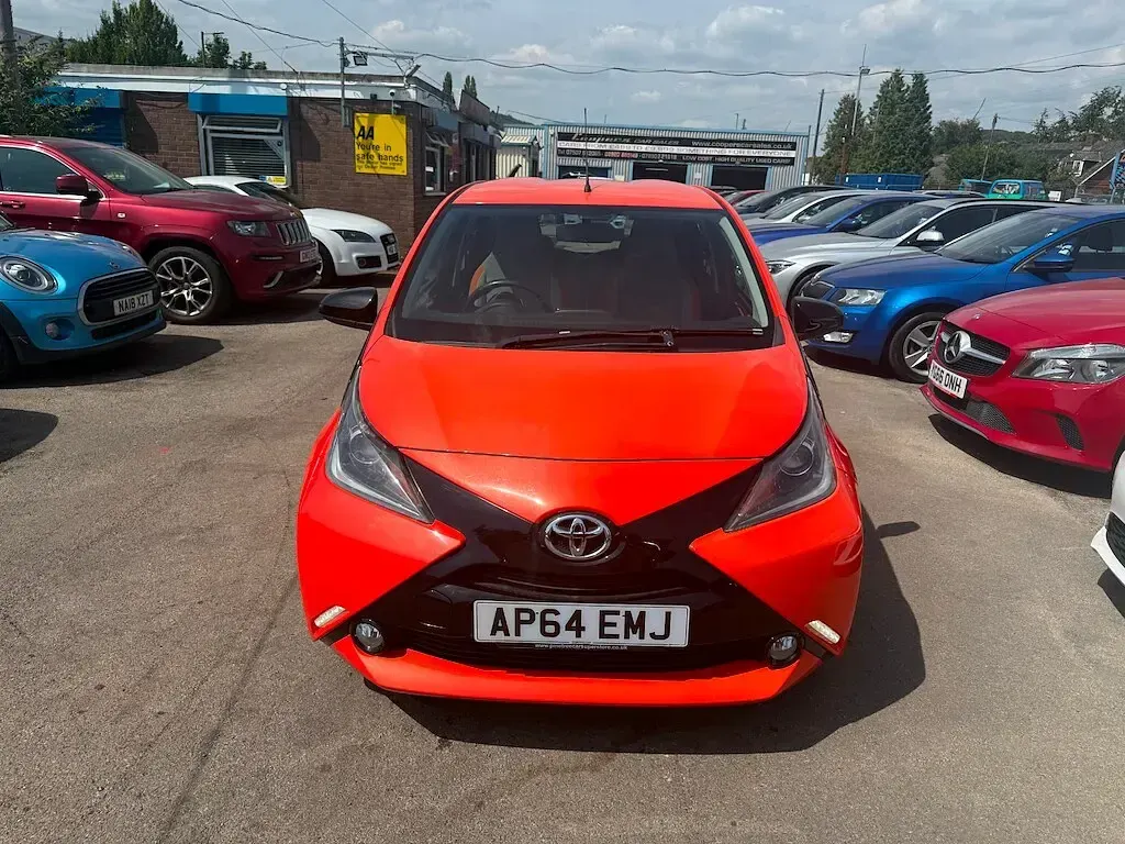 Used Toyota Aygo X-cite 68 HP (50 kW) 2014 Orange Hatchback