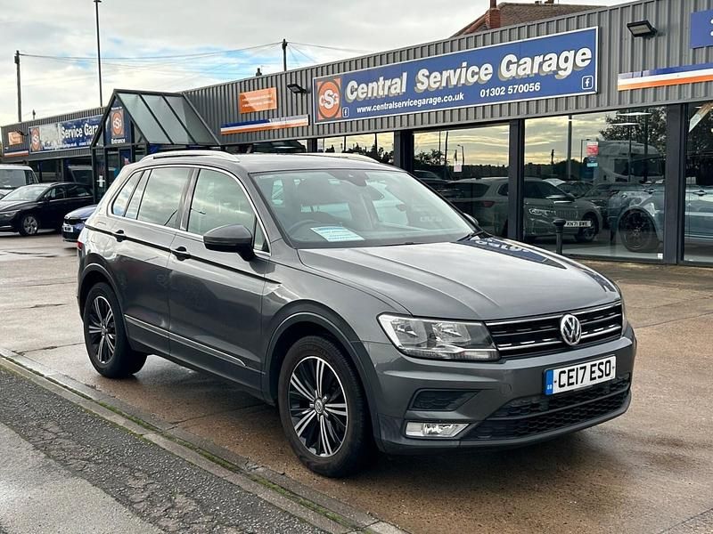 Grey Used 2017 VW Tiguan SE SUV | £11,795 (Fair price) - Image 1/2