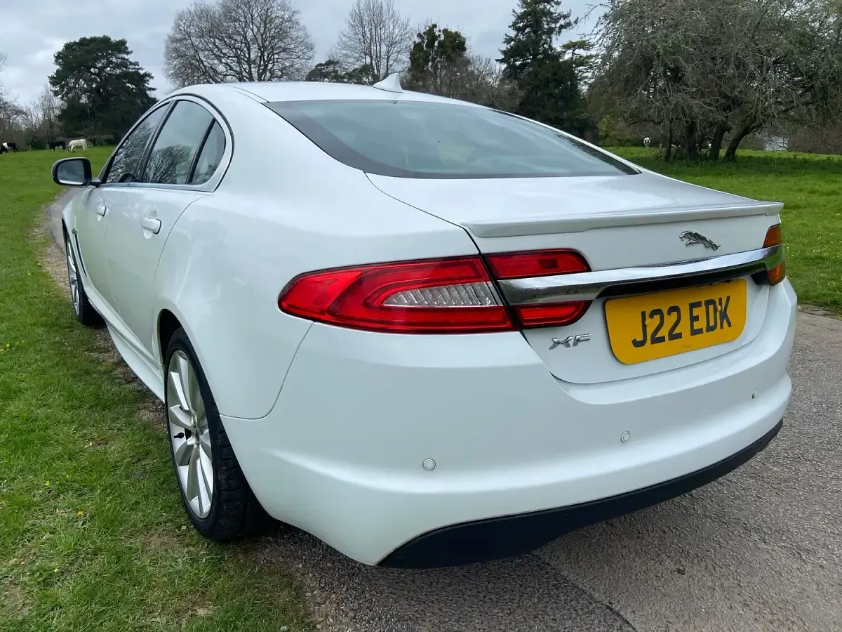 Used Jaguar XF S 200 HP (147 kW) 2013 White Sedan