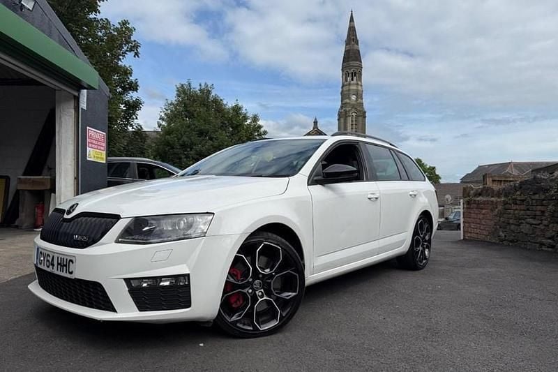 White Used 2014 Skoda Octavia vRS Estate | £6,499 (Fair price) - Image 1/1