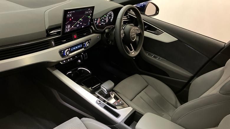 Used Audi A4 S-Line 163 HP (119 kW) 2023 Blue Estate