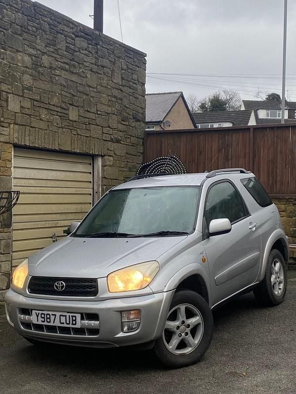 Used Toyota RAV4 2001 Silver SUV