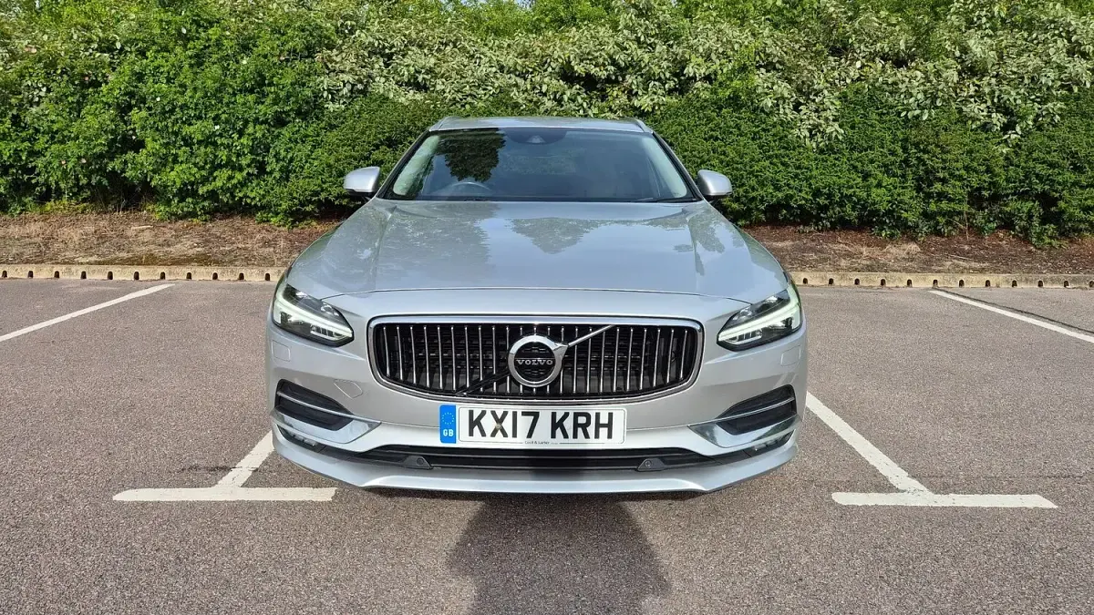 Used Volvo V90 Inscription 231 HP (169 kW) 2017 Silver Estate