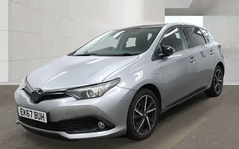 Used Toyota Auris Hybrid 136 HP (100 kW) 2017 Hatchback