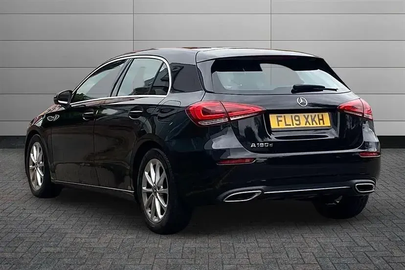 Used Mercedes A180 116 HP (85 kW) 2019 Cosmos black Hatchback