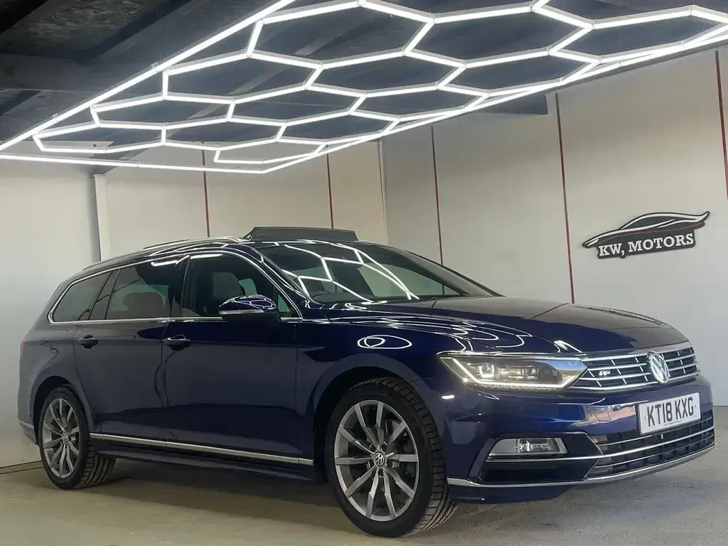 Used VW Passat R-line 150 HP (110 kW) 2018 Blue Estate
