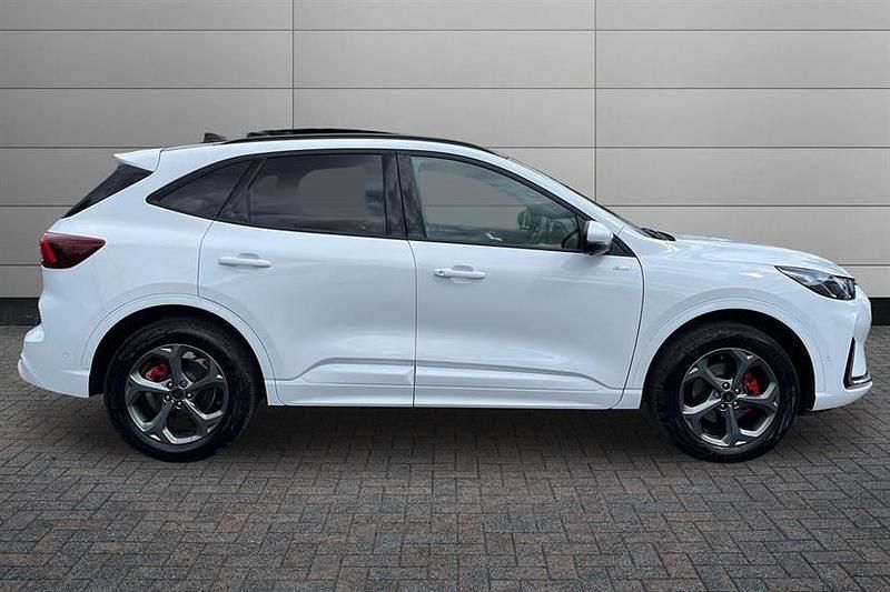 Second-hand Ford Kuga ST-Line 243 CP (178 kW) 2025 Alb SUV