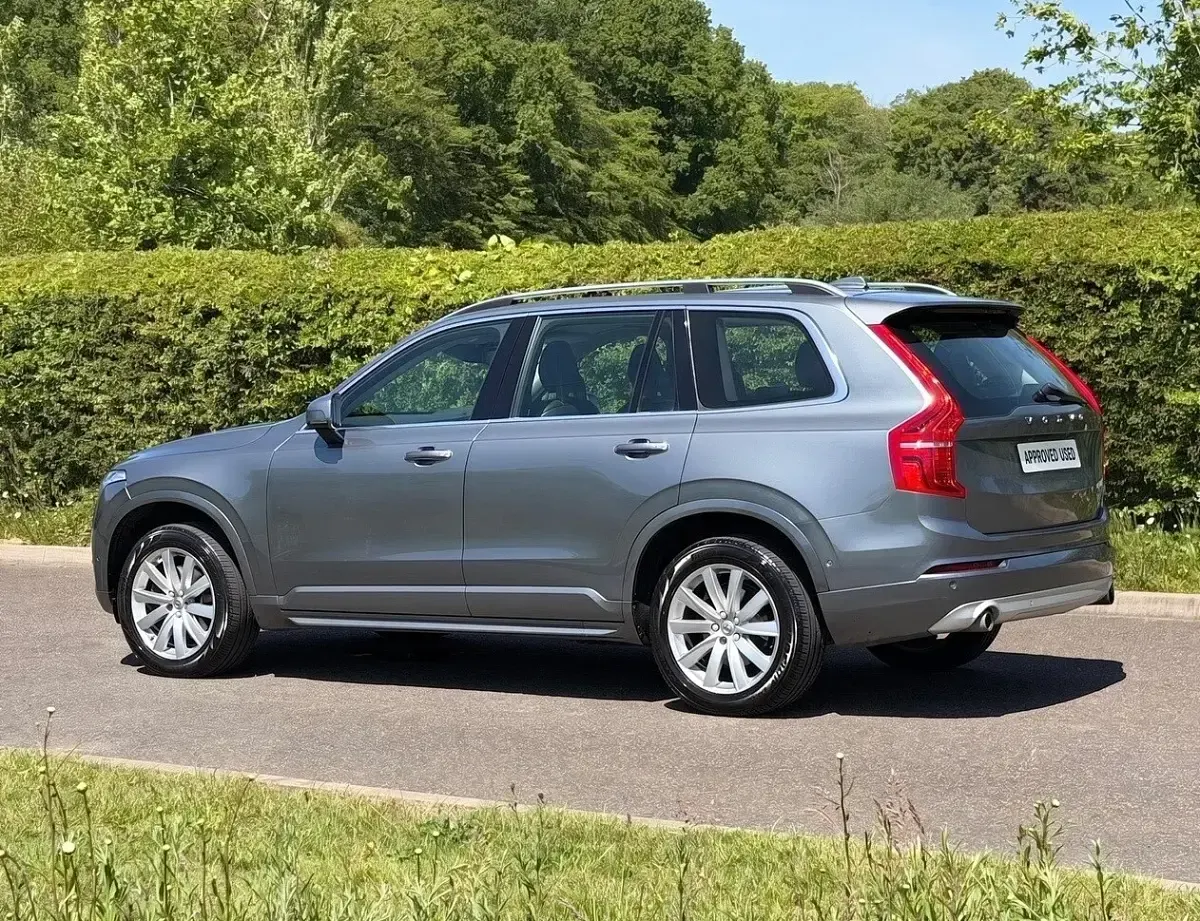 Used Volvo XC90 Momentum 231 HP (169 kW) 2016 Grey SUV
