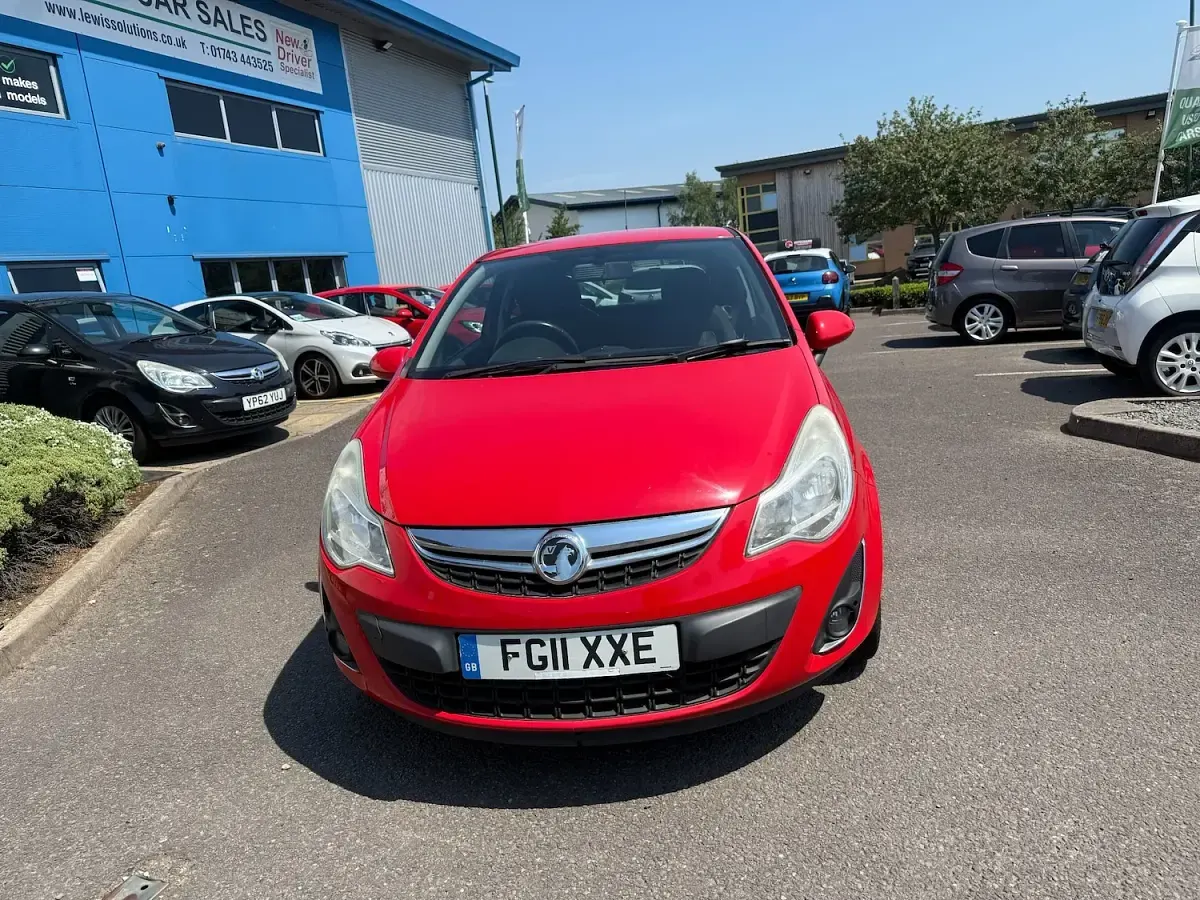 Used Vauxhall Corsa Excite 100 HP (73 kW) 2011 Red Hatchback