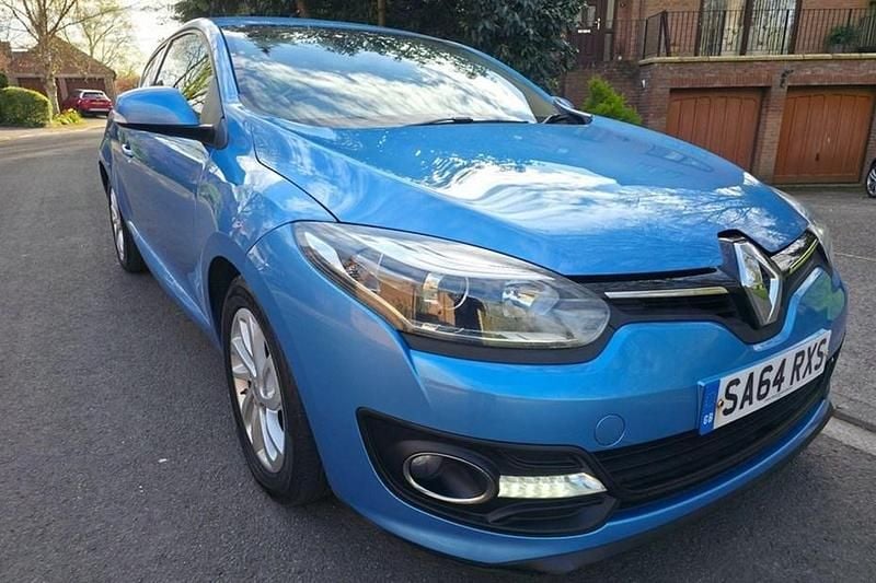 Used Renault Mégane III Dynamique 110 HP (80 kW) 2014 Coupe