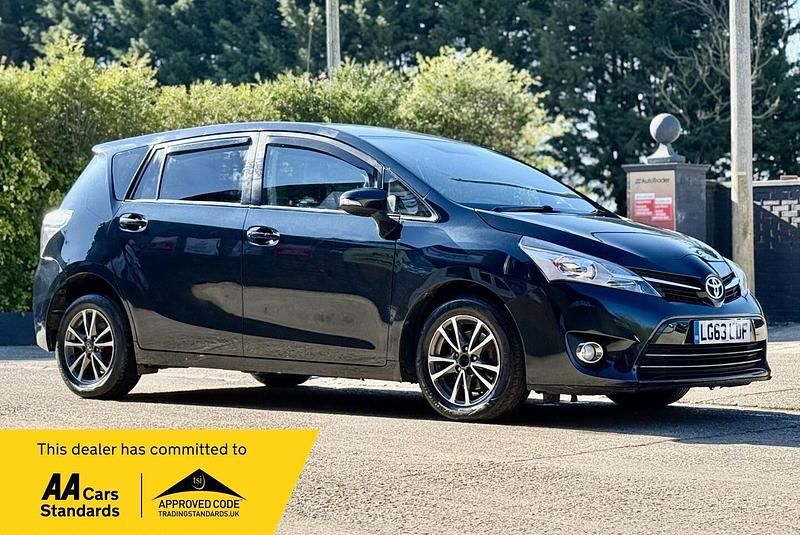 Used Toyota Verso Multidrive S 147 HP (108 kW) 2013 Grey MPV