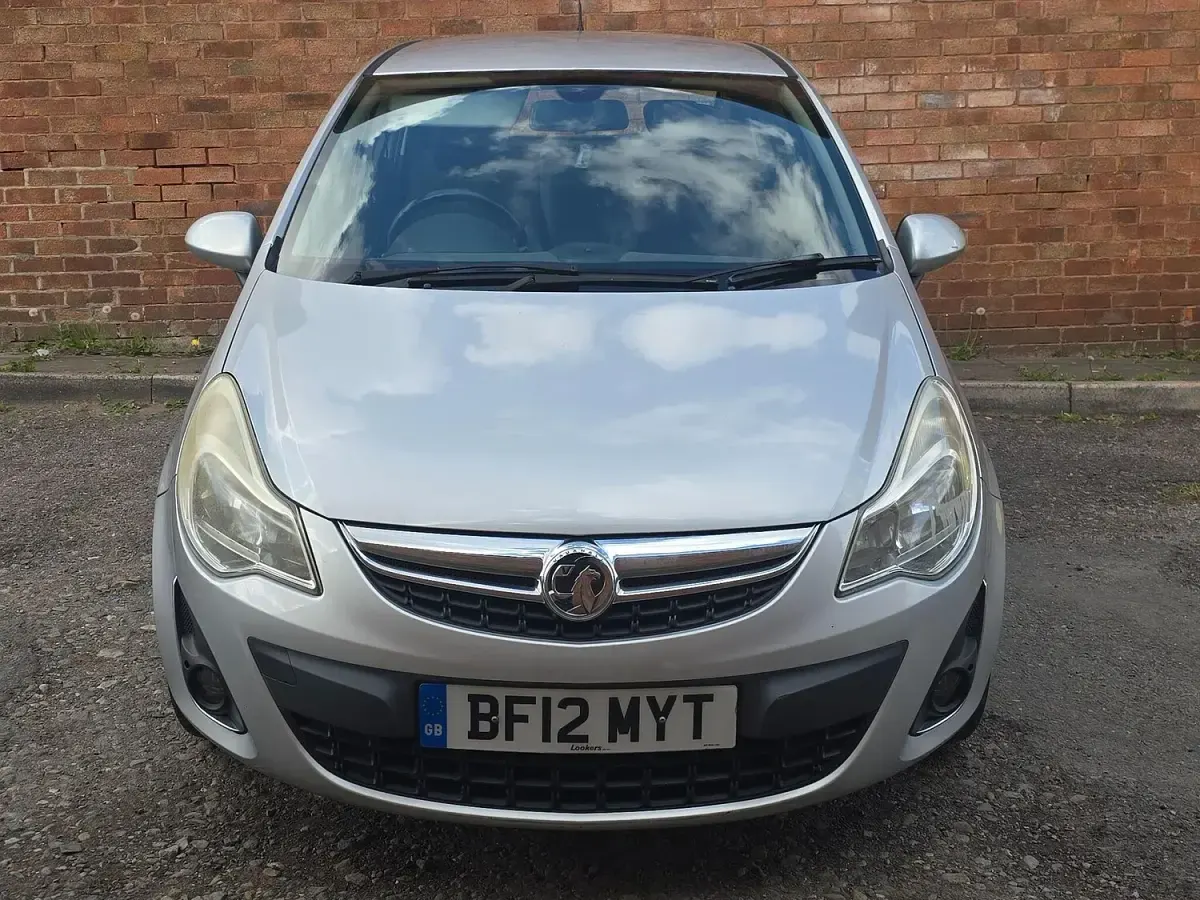 Used Vauxhall Corsa 100 HP (73 kW) 2012 Silver Hatchback