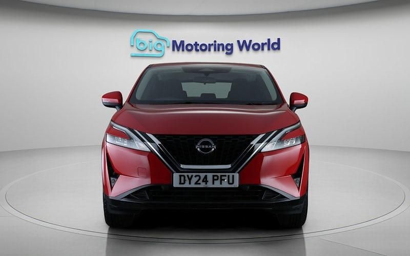 Used Nissan Qashqai Acenta Premium 140 HP (102 kW) 2023 Red SUV