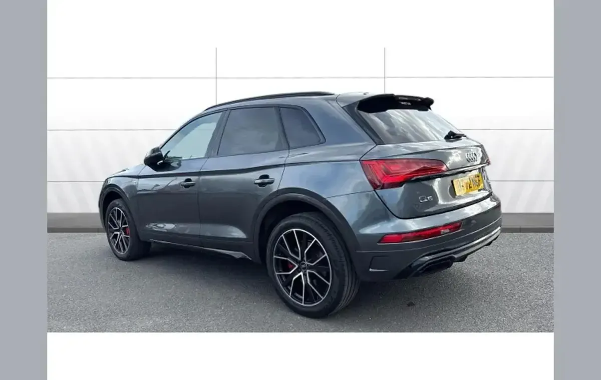 Used Audi Q5 Comfort 200 HP (147 kW) 2022 Grey SUV