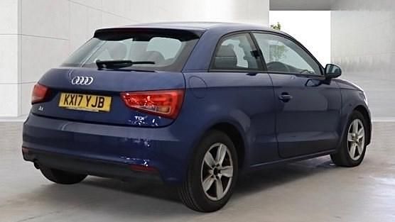 Usado Audi A1 Design 116 HP (85 kW) 2017 Azul Citadino