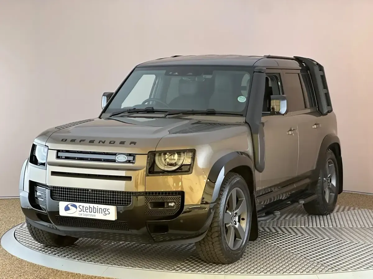 Used Land Rover Defender HSE Dynamic 345 HP (253 kW) 2025 Brown SUV