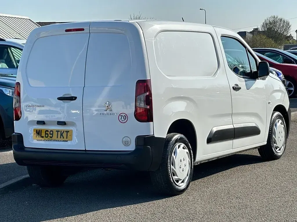 Used Peugeot Partner 101 HP (74 kW) 2019 White MPV