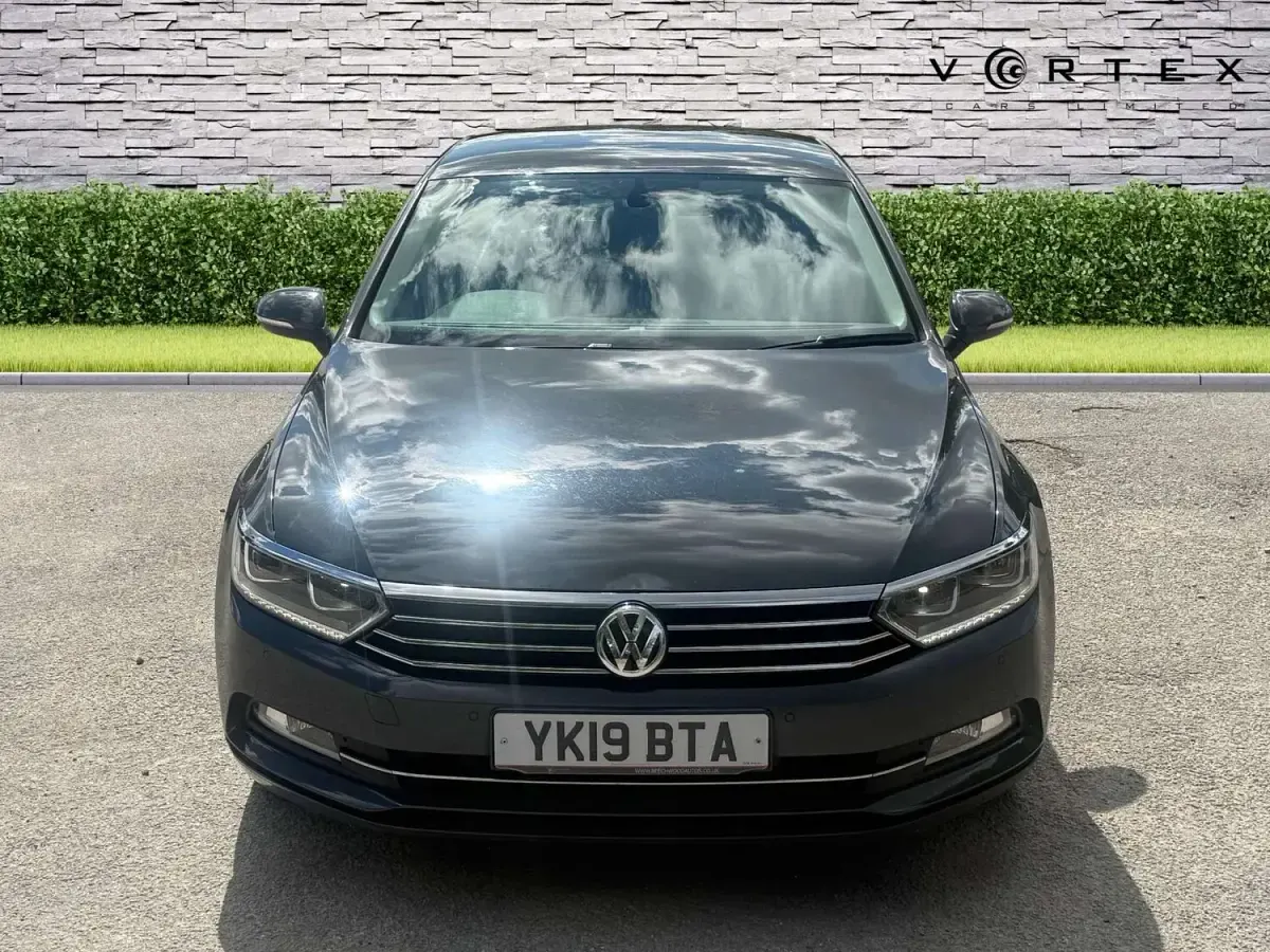 Used VW Passat Business 150 HP (110 kW) 2019 Grey Sedan
