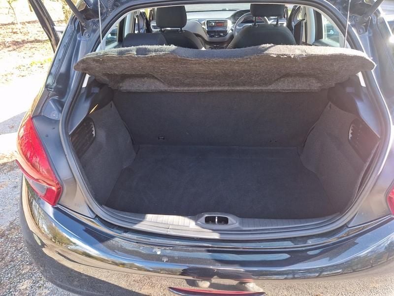 Usado Peugeot 208 Access 68 HP (50 kW) 2016 Preto Citadino