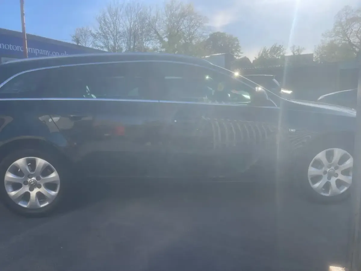 Second-hand Vauxhall Insignia 136 CP (100 kW) 2016 Negru Break