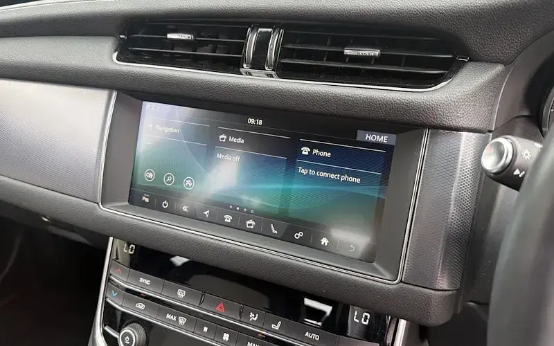 Used Jaguar XF R-Sport 180 HP (132 kW) 2020 Portofini blue Sedan