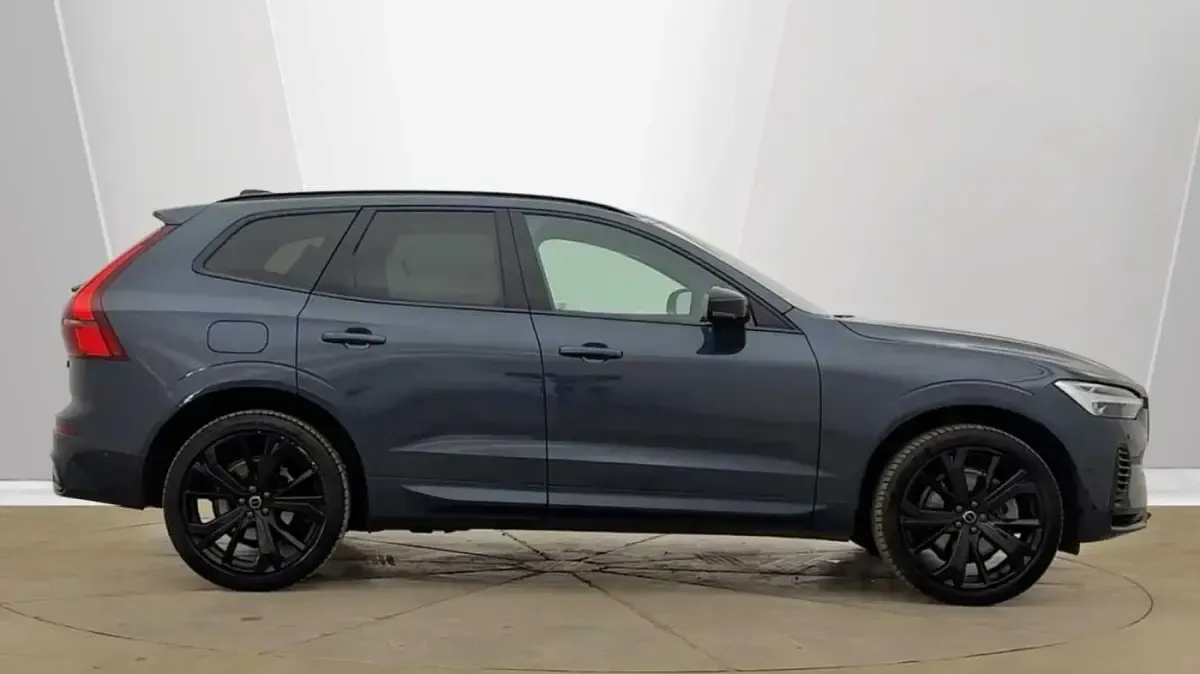 Used Volvo XC60 Plus 345 HP (253 kW) 2025 Blue SUV