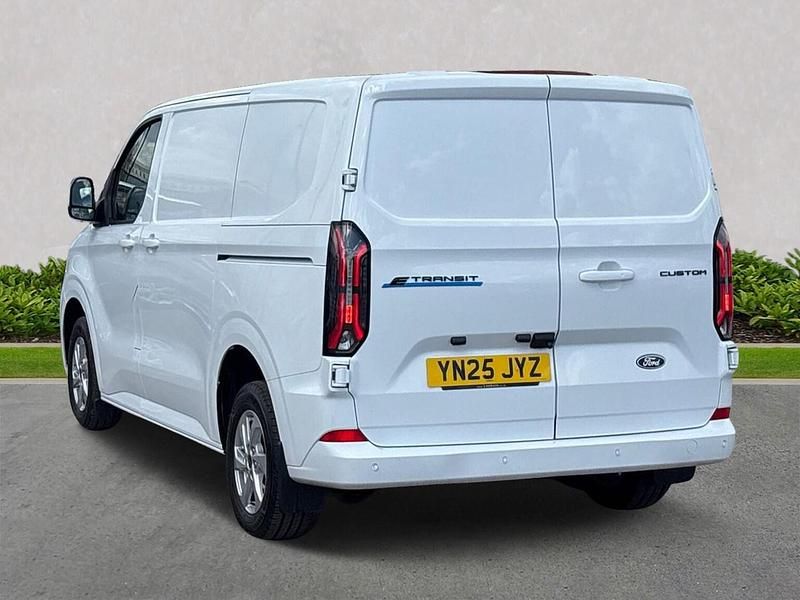 New Ford E-Transit Limited 100 kW (136 HP) 2025 White Van