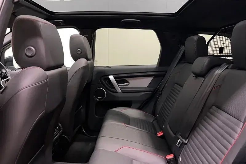 Used Land Rover Discovery 5 SE Dynamic 304 HP (223 kW) 2023 Silver SUV
