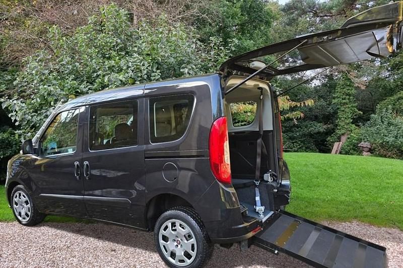 Black Used 2015 Fiat Doblò Easy MPV | £8,995 (Fair price) - Image 1/1