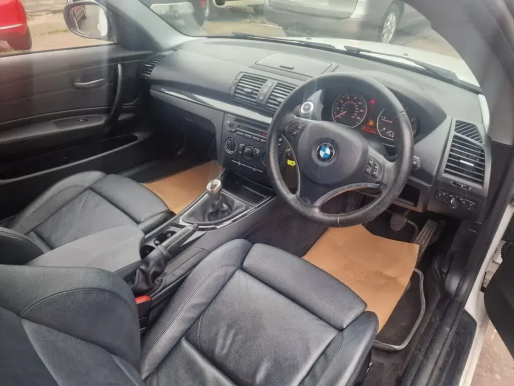 Used BMW 116 Sport Line 116 HP (85 kW) 2010 White Hatchback