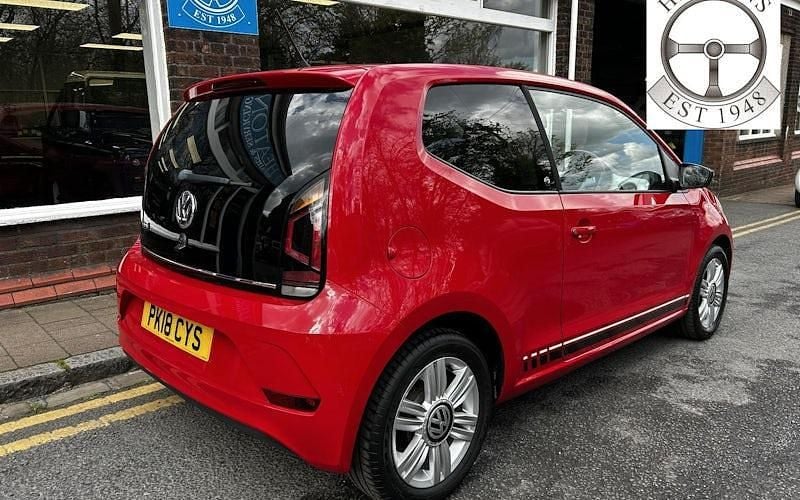 Used VW up! Beats 60 HP (44 kW) 2018 Red Hatchback