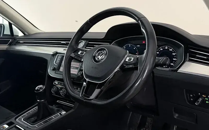Used VW Passat GT 120 HP (88 kW) 2017 White Estate