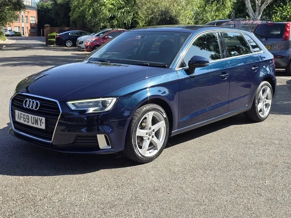 Used Audi A3 Sportback Sport 116 HP (85 kW) 2019 Blue Hatchback