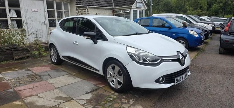 White Used 2014 Renault Clio IV Dynamique Hatchback | £2,699 (Super price) - Image 1/4