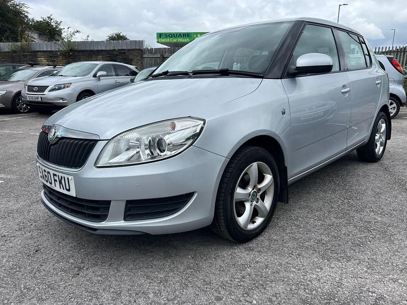 Begagnad Skoda Fabia SE 86 HK (63 kW) 2010 Silver Halvkombi