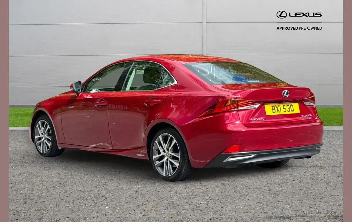 Used Lexus IS300h 220 HP (161 kW) 2020 Red Sedan