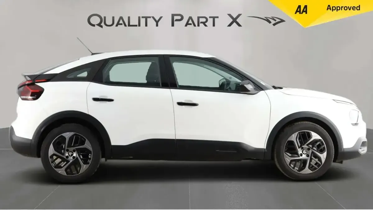 Used Citroën C4 PureTech 100 HP (73 kW) 2023 White SUV