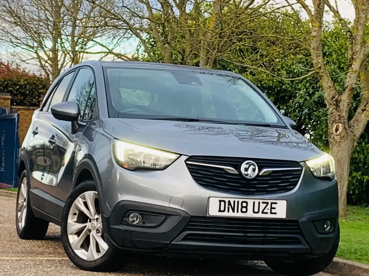 Used Vauxhall Crossland X 81 HP (59 kW) 2018 Grey SUV