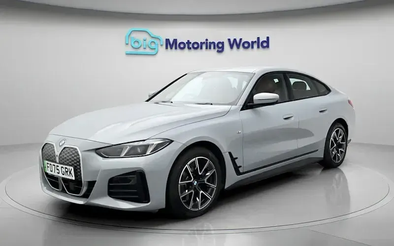 Usado BMW i4 M Sport 250 kW (340 CV) 2025 Gris Berlina