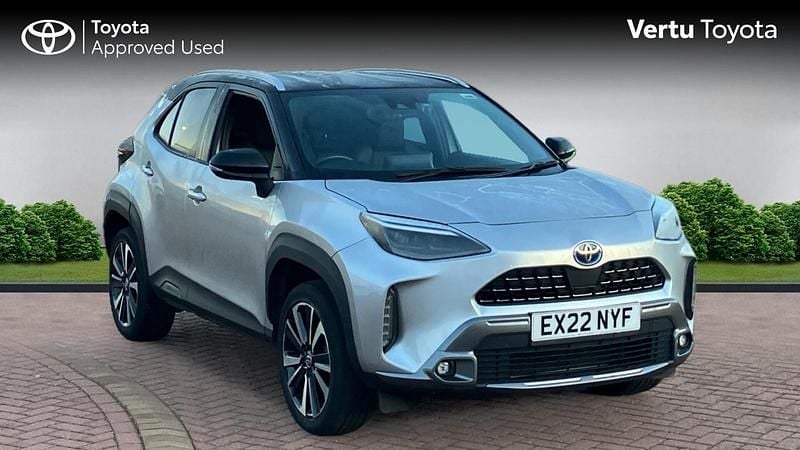 Used 2022 Toyota Yaris Hybrid Edition Estate | £21,936 (Fair price) - Image 1/3