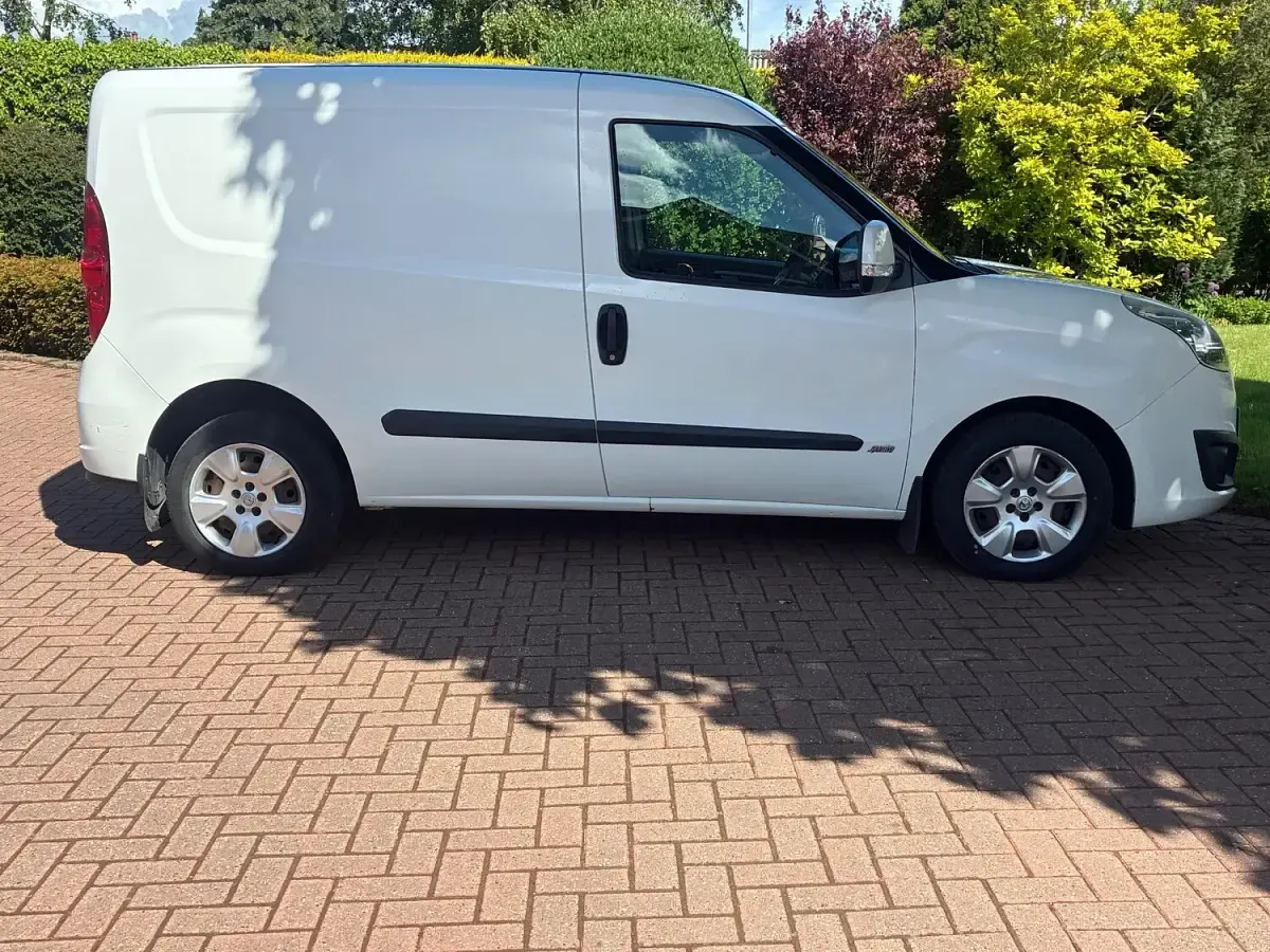 Używany Vauxhall Combo Sportive 90 KM (66 kW) 2015 Biały Minivan