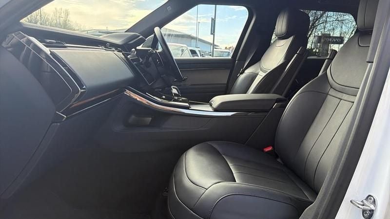 Second-hand Land Rover Range Rover Sport SE Dynamic 300 CP (220 kW) 2024 Alb SUV
