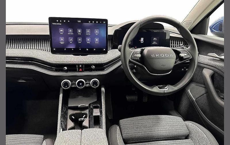 Used Skoda Superb SE Technology 147 HP (108 kW) 2025 Cobalt blue metallic Estate