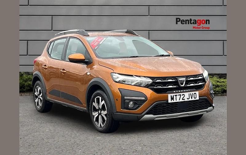 Used Dacia Sandero Prestige 90 HP (66 kW) 2022 Orange SUV